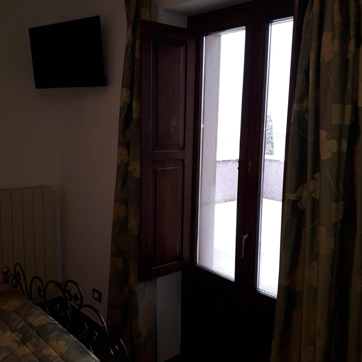Hotel Bucaneve Pescasseroli Exterior photo